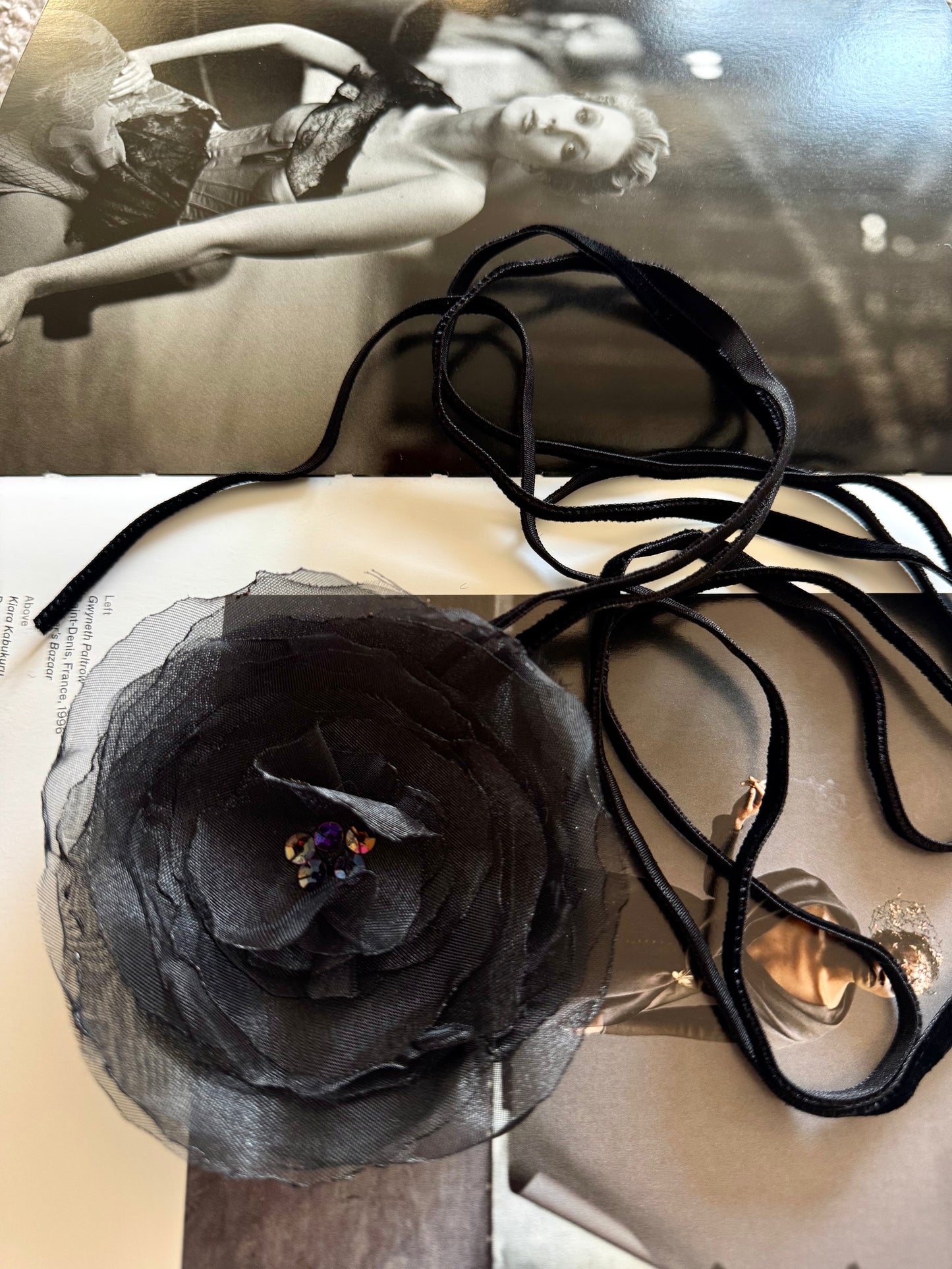 Choker FLOR de satén con lentejuelas